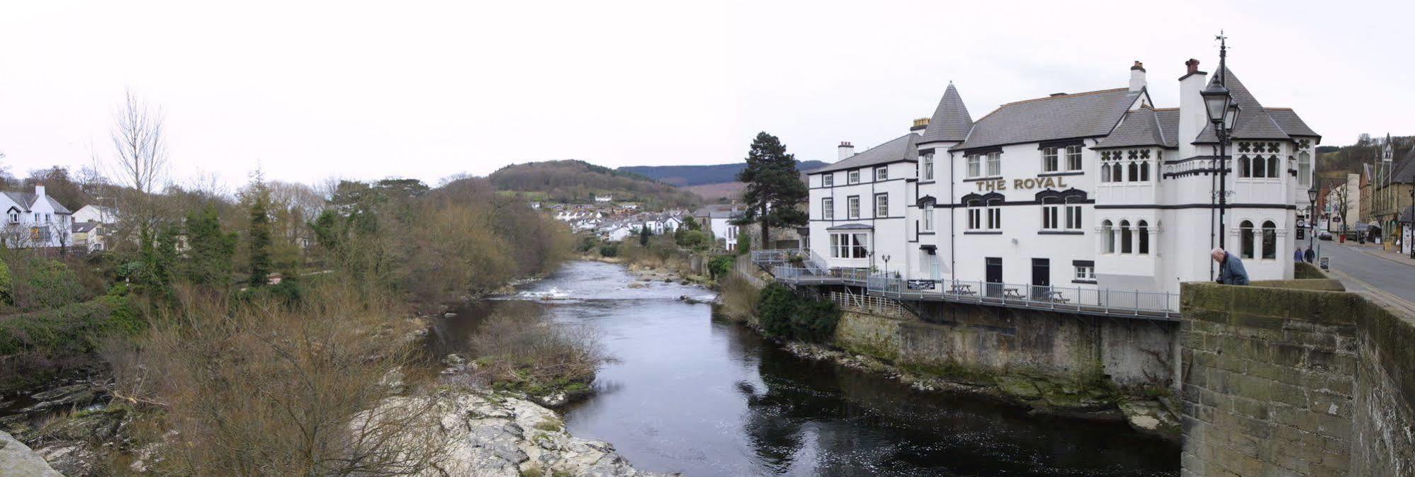 The Royal Hotel Llangollen Esterno foto