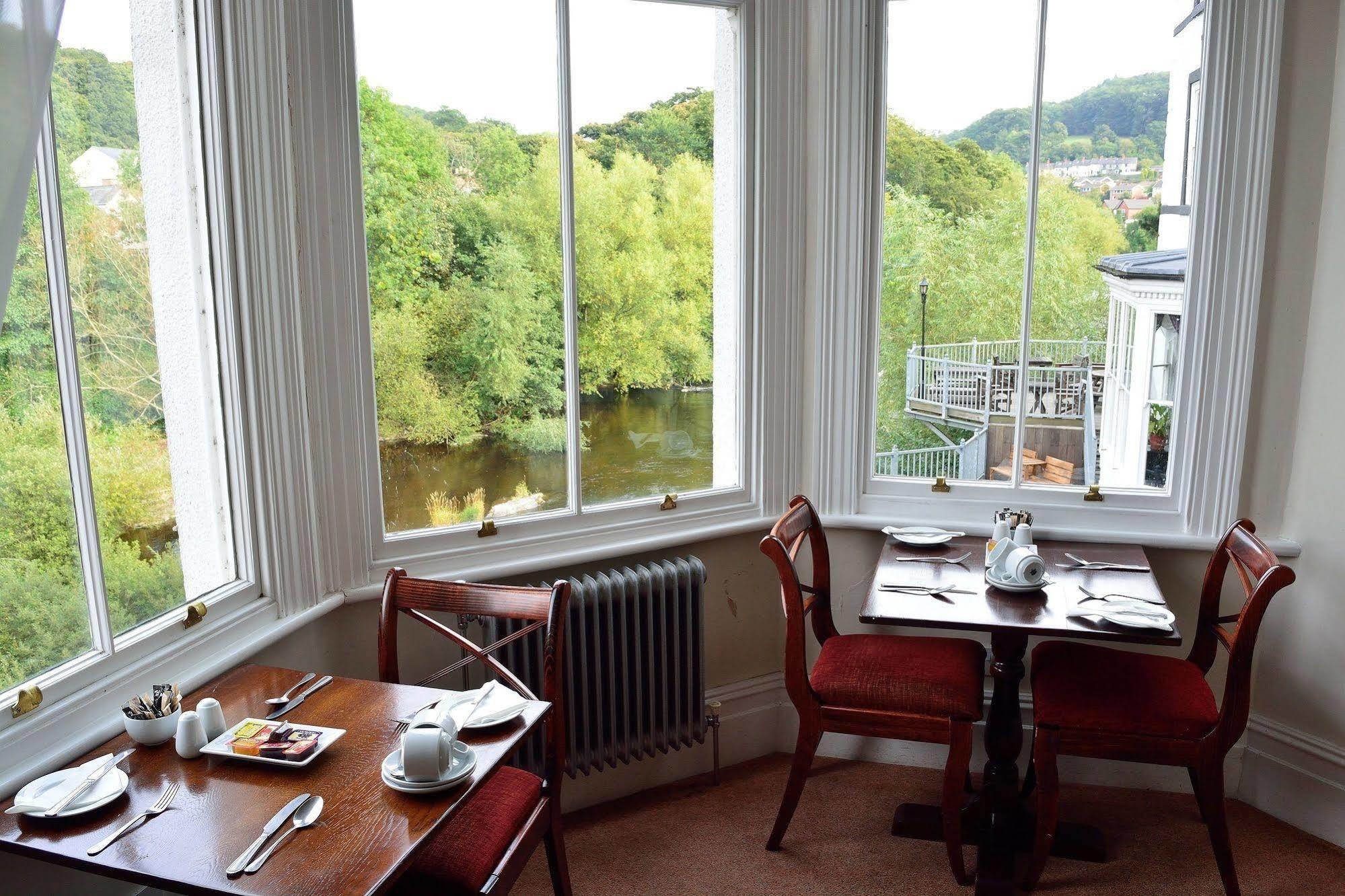 The Royal Hotel Llangollen Esterno foto